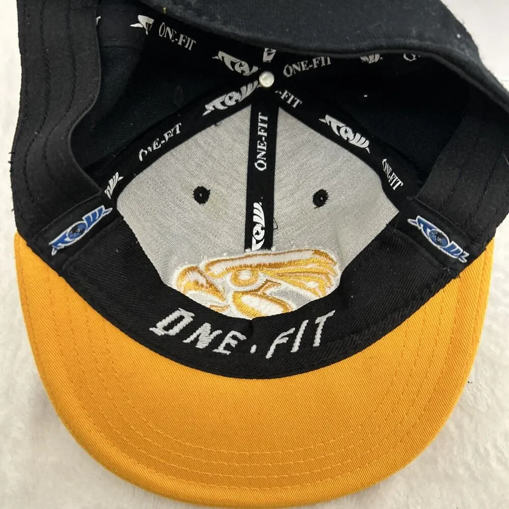TOP OF THE WORLD CHILD HAT - IOWA HAWKEYES SNAPBACK‎ CAP VGC